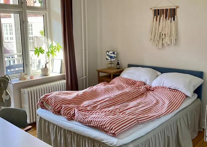 Cozy Apartment Close To City And Parks